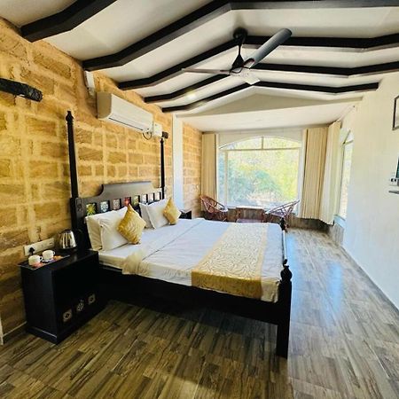 Gir Lions Paw Resort With Swimming Pool Sasan Gir Ngoại thất bức ảnh