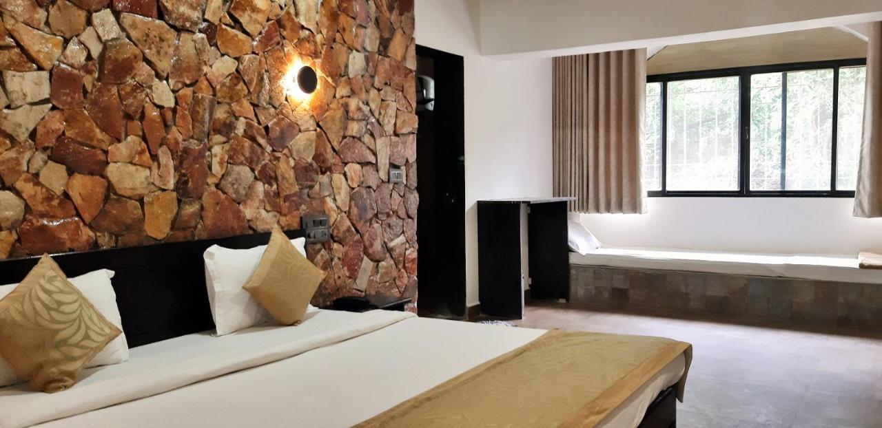 Gir Lions Paw Resort With Swimming Pool Sasan Gir Ngoại thất bức ảnh