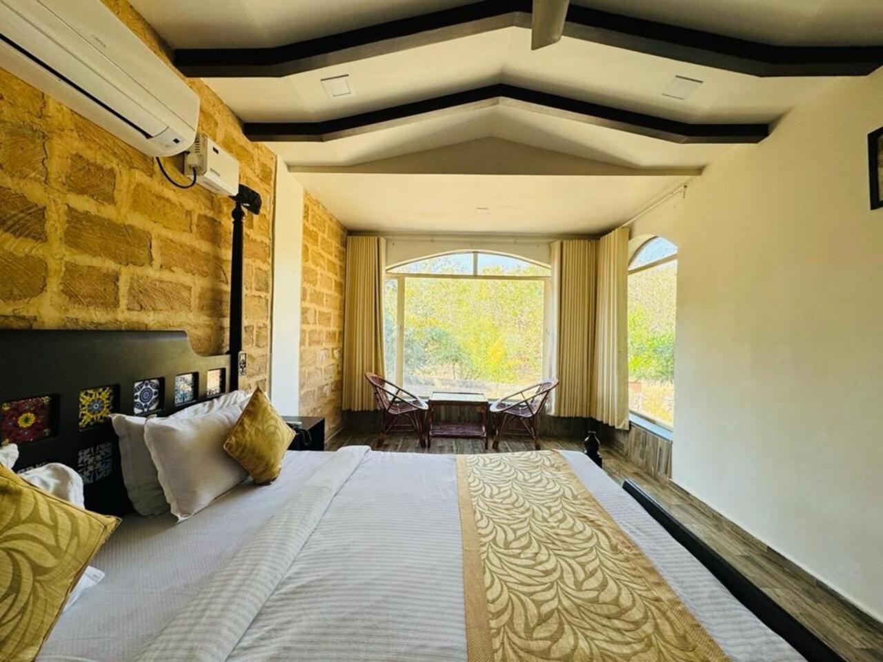 Gir Lions Paw Resort With Swimming Pool Sasan Gir Ngoại thất bức ảnh