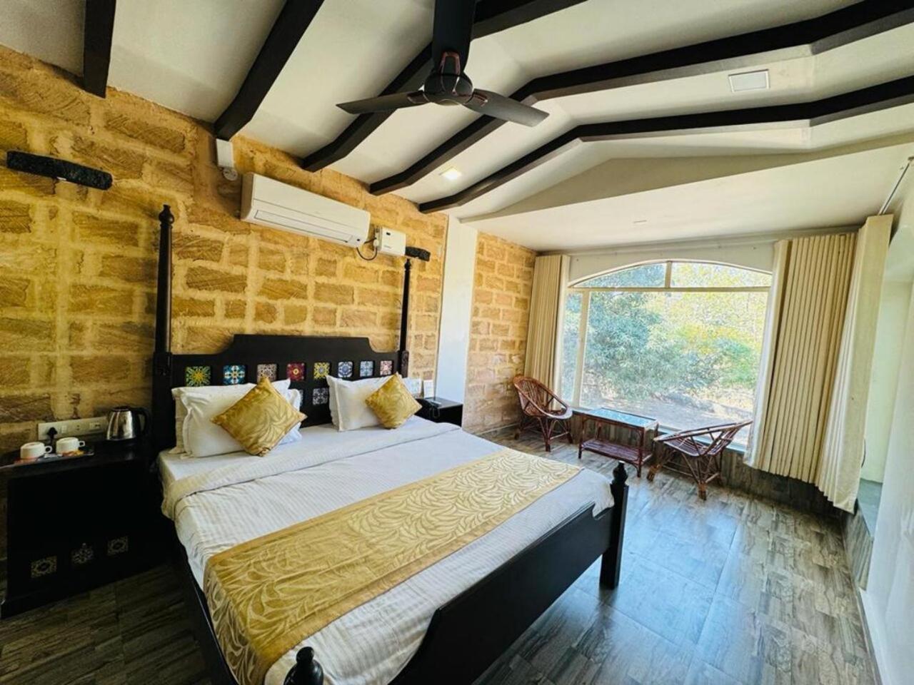 Gir Lions Paw Resort With Swimming Pool Sasan Gir Ngoại thất bức ảnh