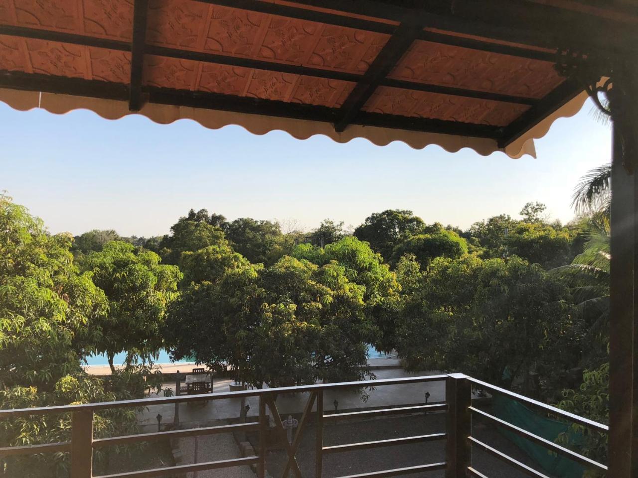 Gir Lions Paw Resort With Swimming Pool Sasan Gir Ngoại thất bức ảnh