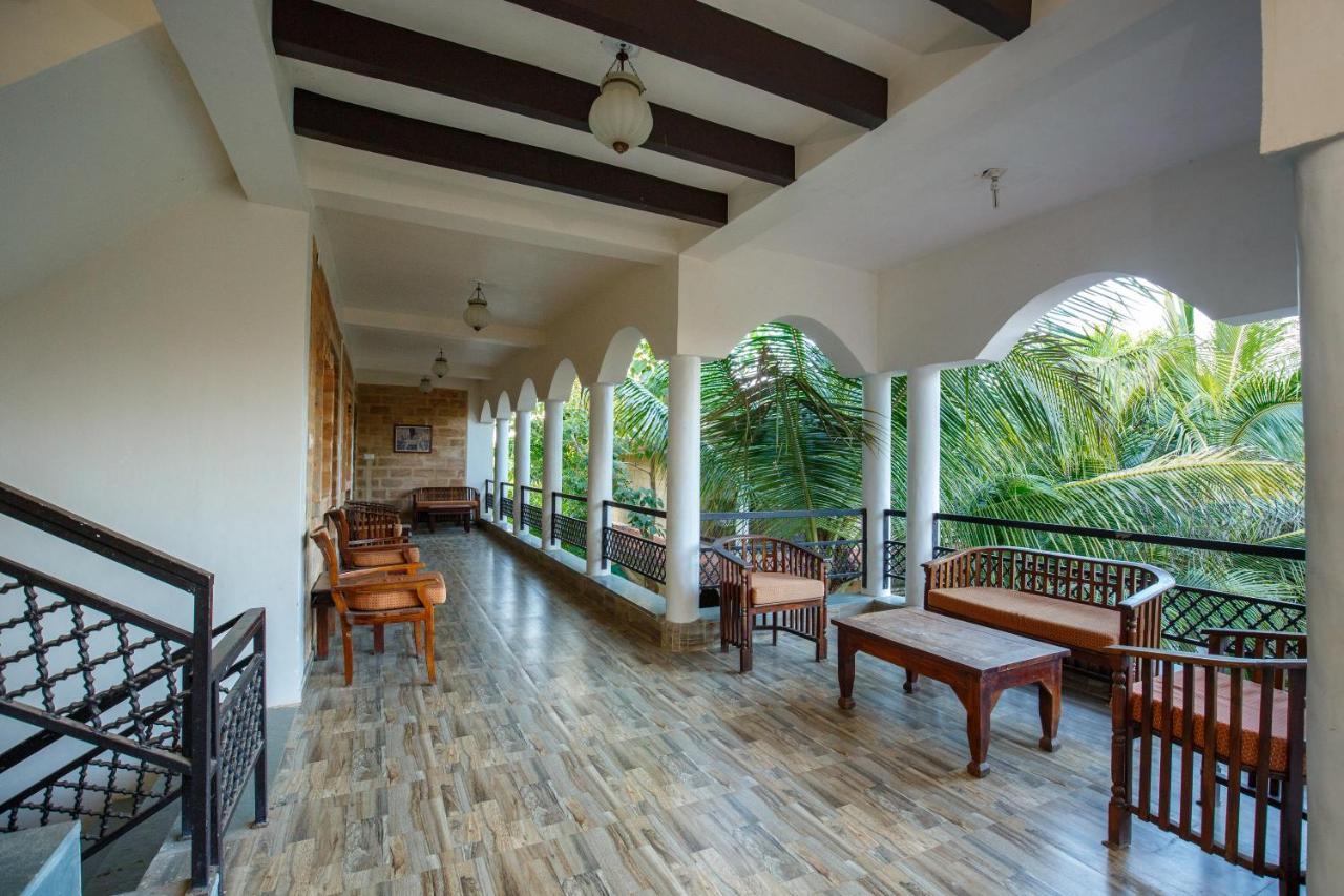 Gir Lions Paw Resort With Swimming Pool Sasan Gir Ngoại thất bức ảnh