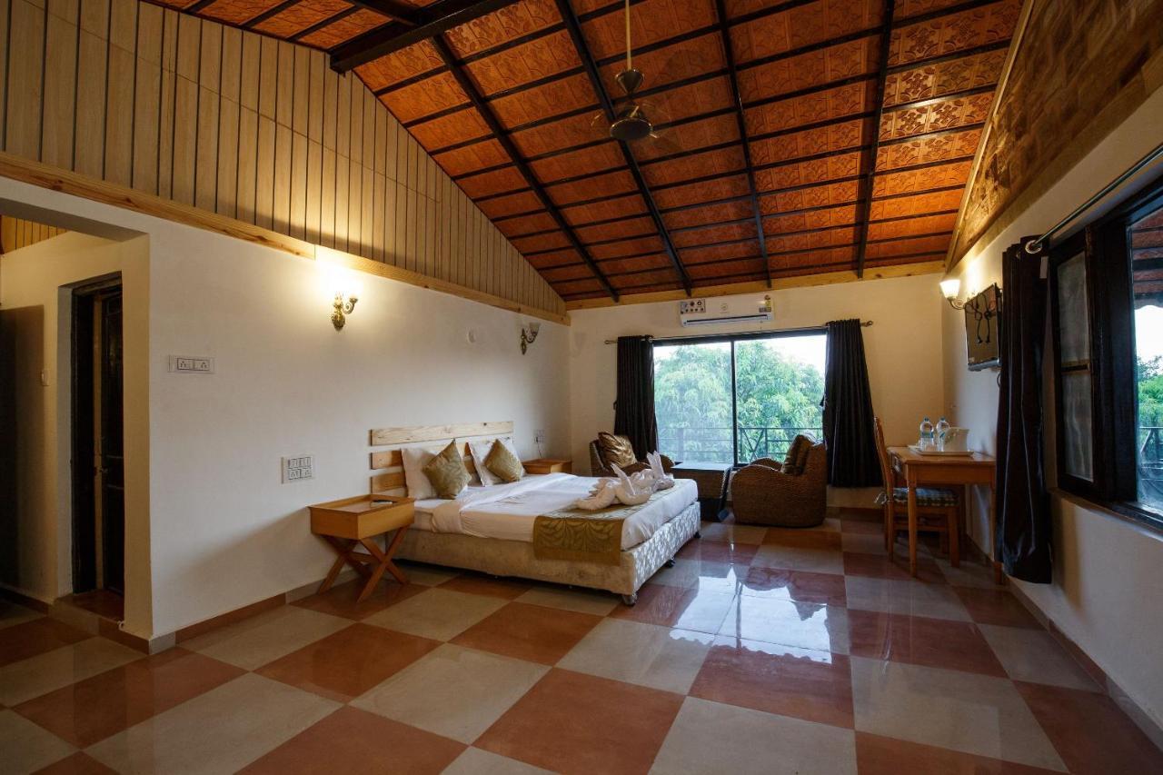 Gir Lions Paw Resort With Swimming Pool Sasan Gir Ngoại thất bức ảnh